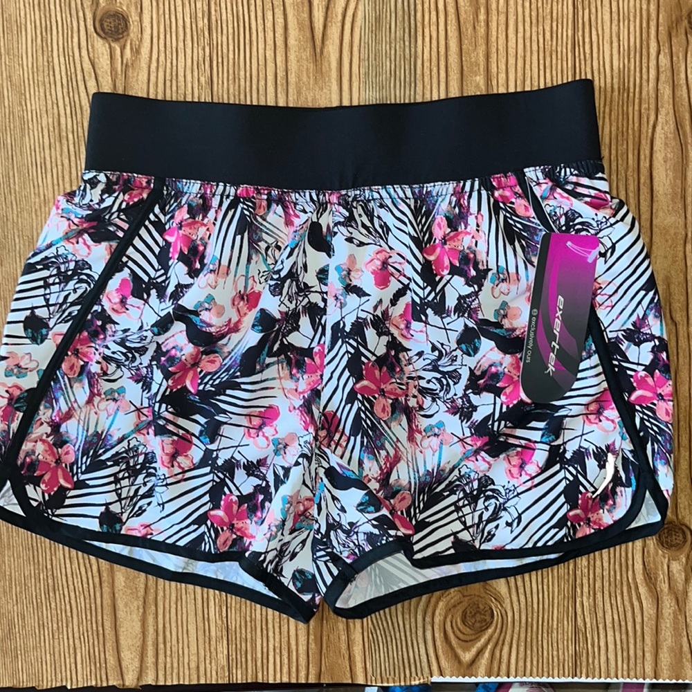 Exertek girls flowers shorts large 14 NWT
